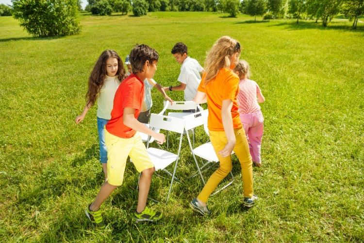Musical chairs games to play on vacation-Multigenerational Vacations